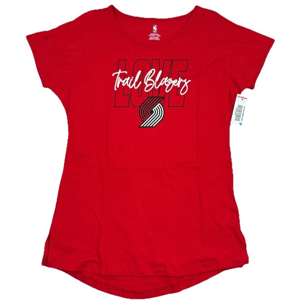 NBA Portland Trail Blazers T-Shirt Women XL Red Graphic Love Short Sleeve Tee
